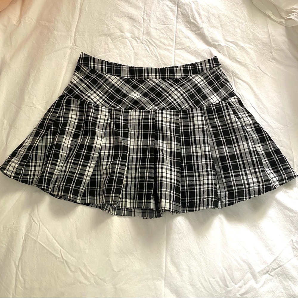 Black and White Plaid Pleated Mini Skirt | Preppy Goth Schoolgirl Y2K Grunge Alt